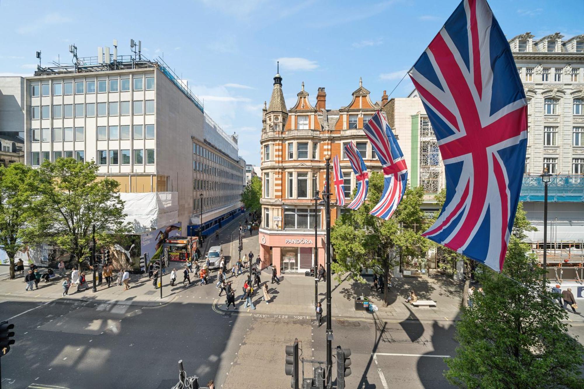 Appartement 3 Bedroom On Oxford Street Gc4 *